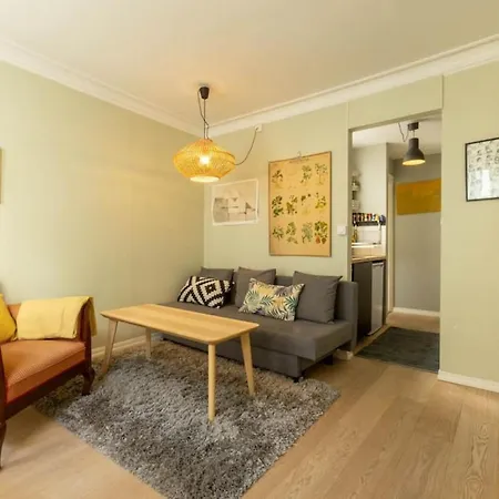 Apartment Dinbnb I Historical Cobblestone Street
