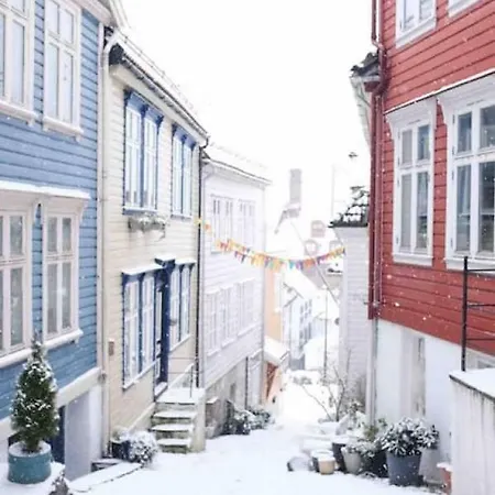Apartment Dinbnb I Historical Cobblestone Street