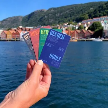 Dinbnb I Historical Cobblestone Street Apartment