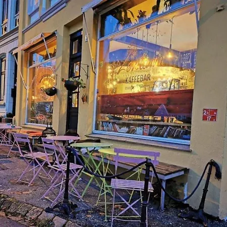 Leilighet Dinbnb I Historical Cobblestone Street *