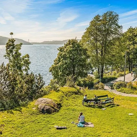 Leilighet Dinbnb I Historical Cobblestone Street Bergen