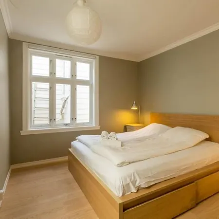 Dinbnb I Historical Cobblestone Street برغن