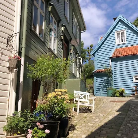 Dinbnb I Historical Cobblestone Street شقة